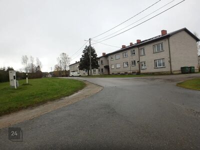 Ahjuküttega korter vaikses 8 korteriga kivimajas, Majal uus katus, välisseinad ja pööning soojus