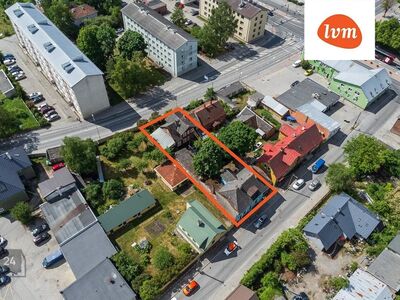 Arenduseks sobiv kinnistu kahe majaga!