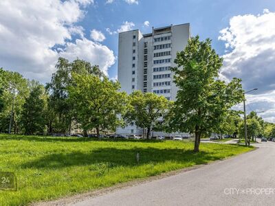 Suurepärase asukohaga korter + suur kinnine rõdu