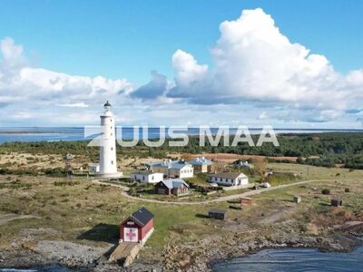Elamumaa kinnistu päikselisel Vilsandi saarel