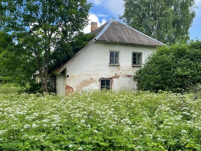 Mõisaansamblisse kuuluv moonakatemaja!