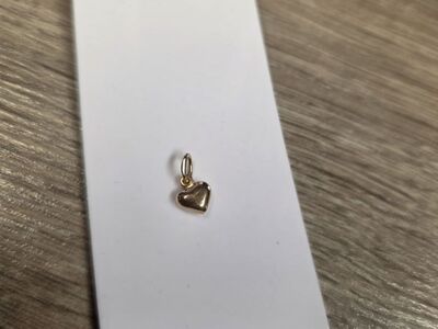 Kullast ripats Süda