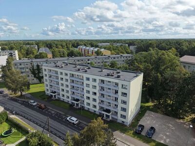 Kahe rõduga ja läbi maja planeeringuga korter.