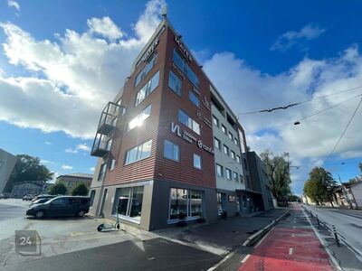 Starti poole hinnaga – büroopind Mayeris!