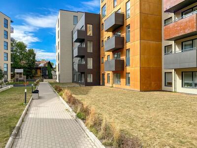 Hinnas sisaldub maaalune parkimiskoht ja panipaik
