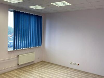 Üürile anda büroopind Peterburi tee vahetus läheduses!