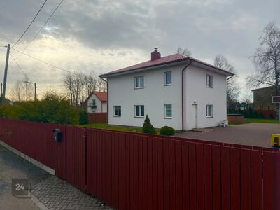 2-korruseline maja, kõrvalhoone, kohe vaba