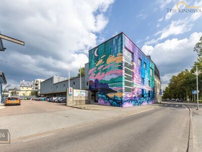 Hea asukohaga, avar ja valgusküllane äripind Põhja-Tallinna/ Kesklinna piiril.