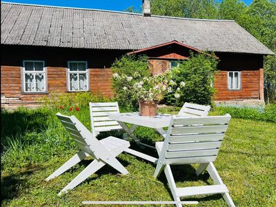 Kuressaarest vaid 18km kaugusel (autoga 15 min)  müüa privaatses asukohas verandaga palkmaja