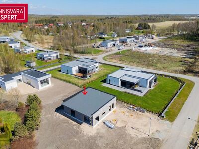 Funktsionaalneja  päikeseline A klassi maja hea asukohaga.