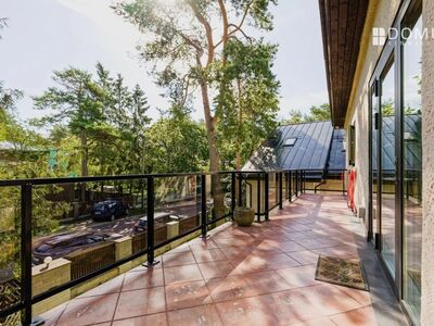 Üürile anda eramu 2 korrus, suur terrass, kamin, 2 rõdu.