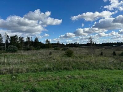 Müüa äri -,tootmismaa Valga mnt ääres