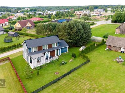 Valgusküllane perekodu suure aia ja paindliku planeeringuga