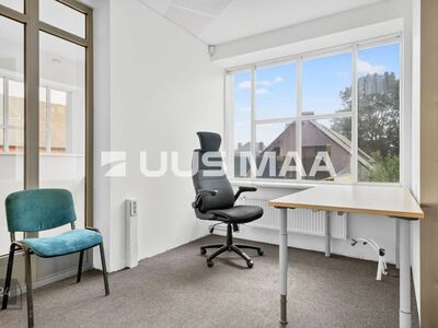 Südalinnas, esinduslik ja kaasaegne kontor fikseeritud kuludega.