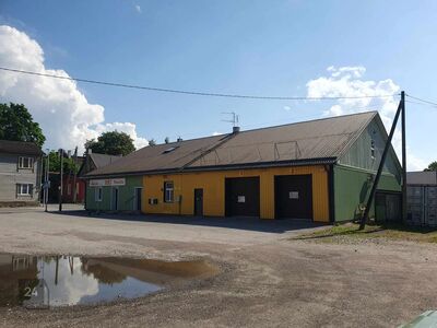 *Anda rendile heas korras ruumid Rakvere peatänava ääres*Saab kasutada majakülgedel reklaamplaka