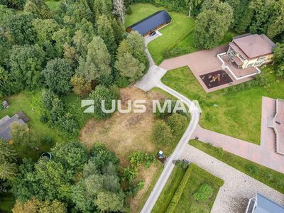 Kinnistu privaatses elamurajoonis Meremõisa külas!
