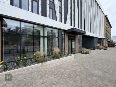 Hea nähtavusega väike äripind Avalon Plazas