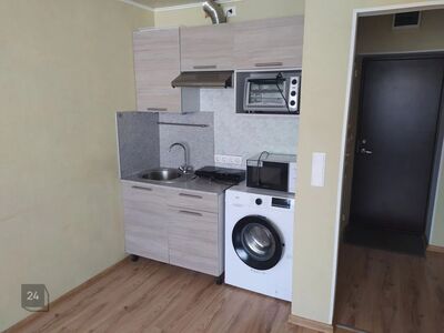 Üürile lisanduvad kommunaalmaksed, suvel umbes 60€, talvel 100€ ja elekter