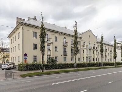 RENOVEERITUD KORTER MÖÖBLIGA, AKNAD SISEHOOVI