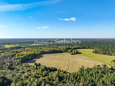 Saaremaal müügis privaatne maaomand 86 ha maad + talukompleks.
