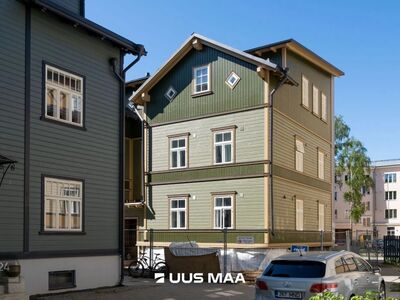 Uus pakkumine, kolmetoaline Vana-Kalamaja tänava alguses.