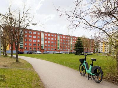 Vaikne viimane korrus, päevapäikeseküllane rõdu!