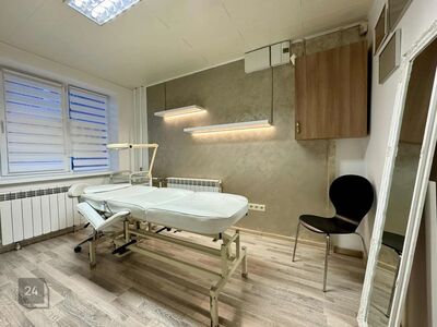 Üürile anda ilusalongis Ahtme linnaosas Toome pst 8 kabinet üldpinnaga 12 m2