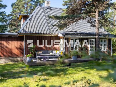 Muinasjutuline kodu Nõmmel oma rohelise hooviga