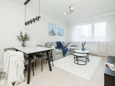 Stylish 3-bedroom with balconies — city center!