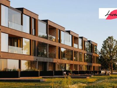 Suure terrassiga kodu esimeses reas merele