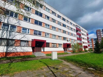 KIIRESTI MÜÜDUD! Müüa kahetoaline korter aadressil Viru pst 17, Sillamäe linnElamu keskmes on m