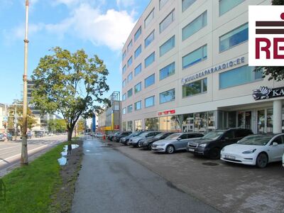 Meditsiiniteenusteks ehitatud ruumid Pärnu mnt ääres