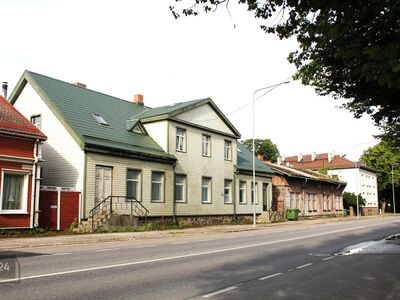 Kaks kõrvuti asuvat korteriomandit.