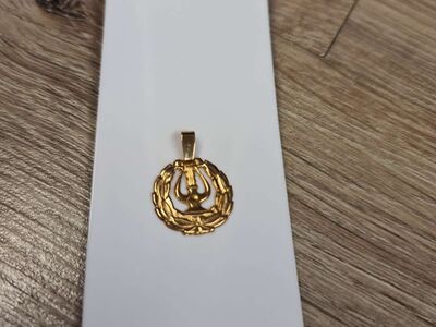 Kasutatud, Kullast Lüüra ripats 585