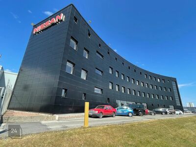 Büroopind privaatse sissepääsu ja tasuta katuseterrassiga!