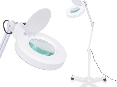 Suurendusklaasiga lamp jalaga