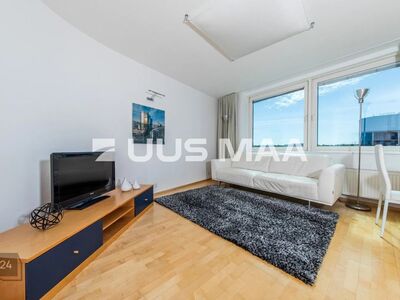 Korter südalinnas kõrgel korrusel. Parkimiskoht garaažis.