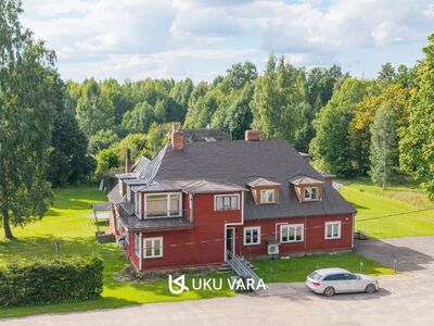 Avar ja võimalusterohke maja koos 4130 m2 kinnistuga.