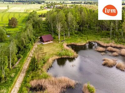 Palkmaja järve kaldal!