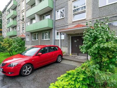 Väga eriline kodu on ootamas omi uusi elanikke! 

Korter on 2-toaline, heas korras, läbi maja plan