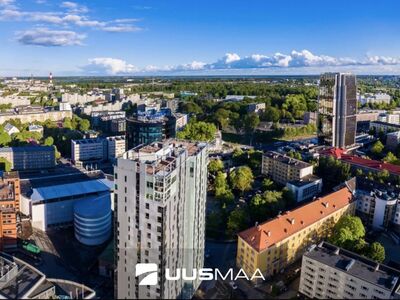 Maakri 36 majas on üürile anda 4 korrusel paiknev 3 toaline korter ärikvartalis