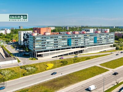 Kõrged laed (5m), panoraamaknad ja garaaž