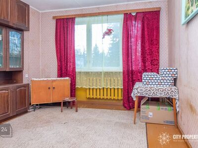 KORTER

Korter asub 2-korruselise kivimaja 2-l korrusel ning korteri suurus on 39m²