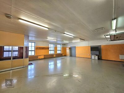 190m2 tootmis- või laopind