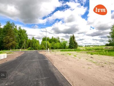 Korterelamumaa kinnistu Pärnu linna vahetus läheduses.