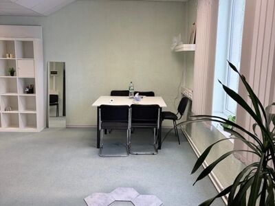 Üürile anda 42,1 m2 suurune büroopind Tulika Ärimajas Kristiine keskuse lähedal! 

* Logistilis