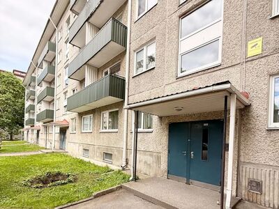 Müüa hubane 1-toaline korter Mustamäel – Mustamäe tee 171a
Müüki on tulnud valgusküllane ja