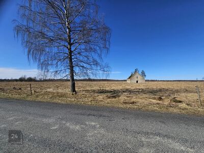 Pakkumisel on maatulundusmaa kinnistu, mille kõlvikus on põllumaad 22,9 ha ja looduslikku rohumaad