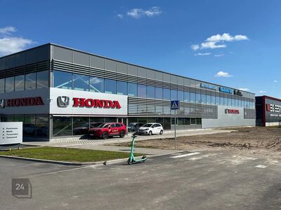 UUS Stock-Office hoone Turu tänava ääres