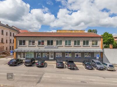 Valga kesklinnas Pärna pst 1 ärihoone II korrusel on üürile anda ca 333 m² suurune terviklik pi